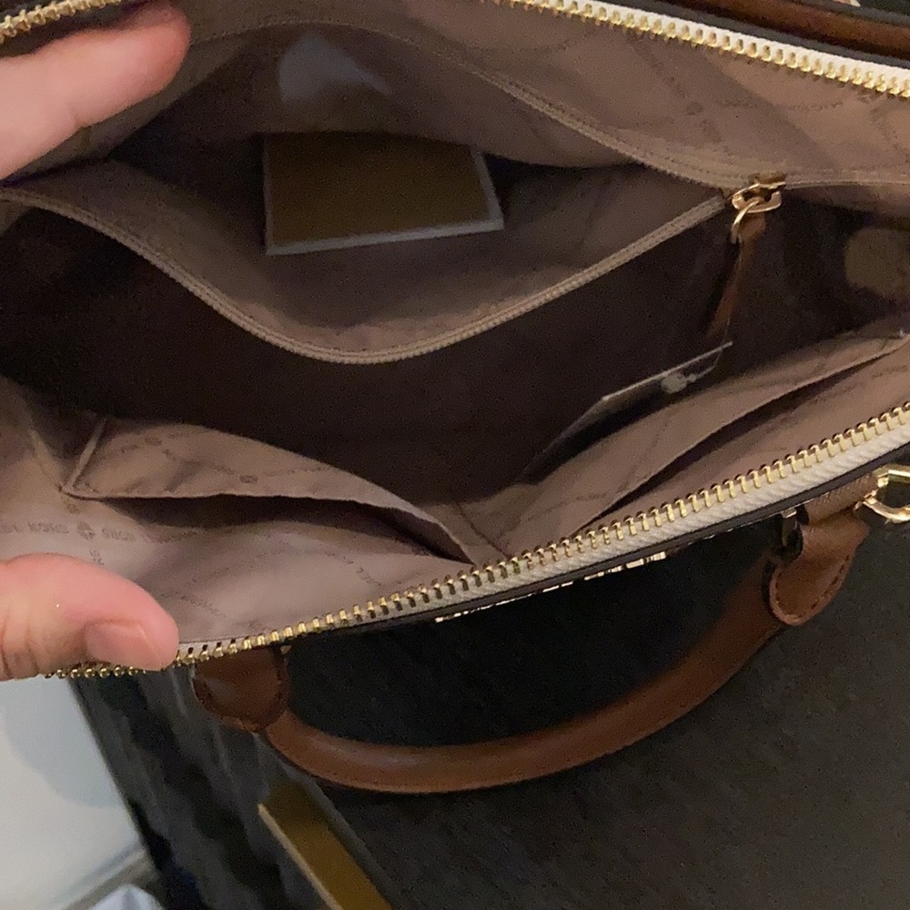 SOLD❤️Host Pick❤️ NWT Michael kors satchel - Picture 6 of 7